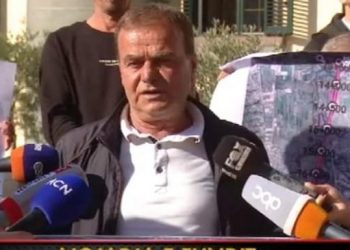 “Politikanët po e vdesin Shqipërinë”, banorët në protestë për Thumanë-Kashar