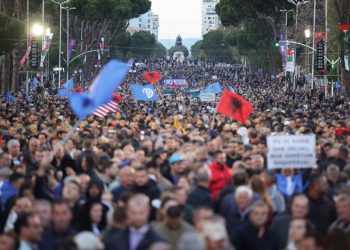 6 dhjetori ditë pushimi zyrtar, çfarë do të ndodhë me protestën