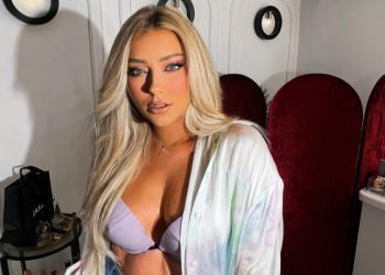 Habit Ronela Hajati, ja si e kërkon dashurinë këngëtarja –