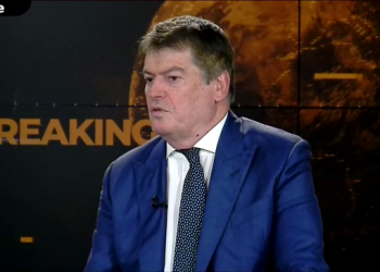 Bamir Topi për rikthimin e Berishës: Kërkon të eliminojë rrymat e reja