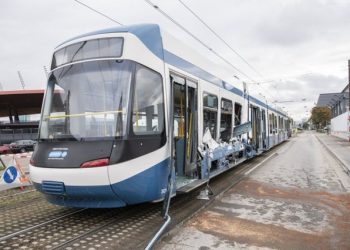 “Filloi të më prekte me zor”, shqiptari ngacmon seksualisht një 16-vjeçare në tramvaj