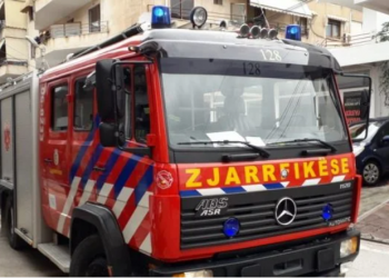 Digjet banesa në Kurbin, kryefamiljari: Zjarrfikësja erdhi pa ujë