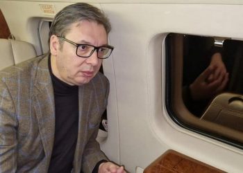 Vuçiç me helikopter drejt Rashkës, flet për barrikadat