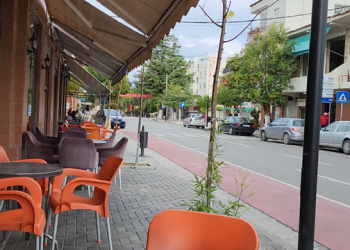 Qyteti i naftës po ‘vdes’, po ikin edhe të rinjtë e fundit