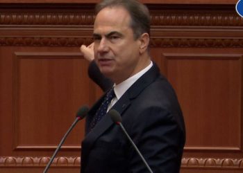 Boçi: Rama të japë dorëheqjen