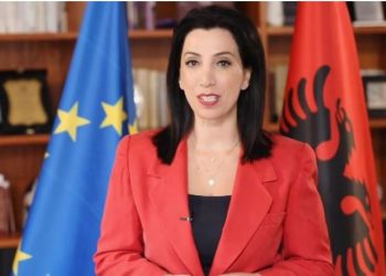 Shkollat/ A do ketë mësim më 6 Dhjetor? Ja si përgjigjet ministrja