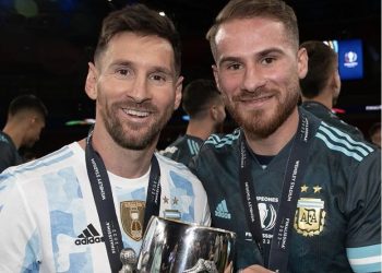 Babai luajti me Maradonën, i biri me Messin