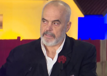 Shembja e pallatit te “Myslym Keta”/ Reagon Rama