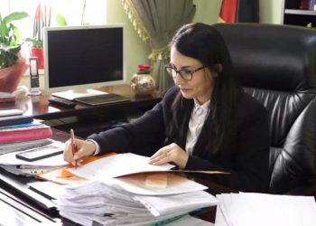 Eriselda Sefa si Fatos Tushe, 250 mln lekë pa garë për 1 palestër –