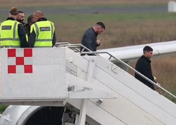 Të dënuar për drogë, kush janë shqiptarët e dëbuar dje nga Anglia