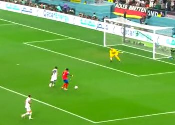 VIDEO/ Sulmuesi përballë me portierin, shihni ç’bën Nojer –