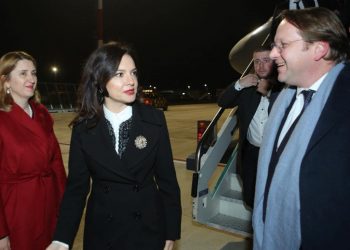 FOTO/ Samiti i BE, vijnë krerët e parë të BE në Rinas –