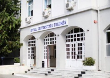 Aksident në një kantier ndërtimi në Dhërmi, punëtori te “Trauma”