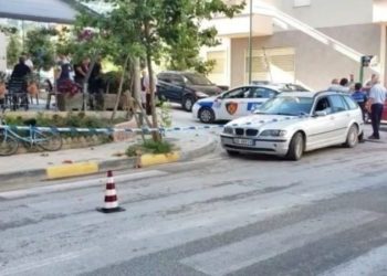 “Benzi” përplas këmbësorin te vijat e bardha në Vlorë