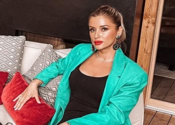 “Loti nuk është dobësi”, Alketa Vejsiu shfaqet duke qarë