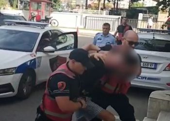 Arrestohet i shumëkërkuari në Tiranë (EMRI)