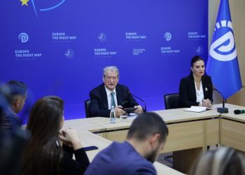 Berisha: Rama ka vendosur nën terror tre media në Shqipëri
