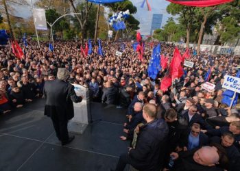 Sulmi ndaj Berishës, Topalli: Opozita e di se kush është frymëzuesi