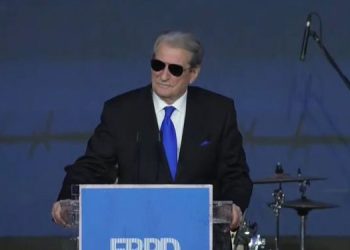 Por kauza nuk vdes kurrë –