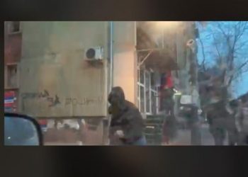 Tensionohet situata, sulmohen 2 gazetarë në Mitrovicën e Veriut –