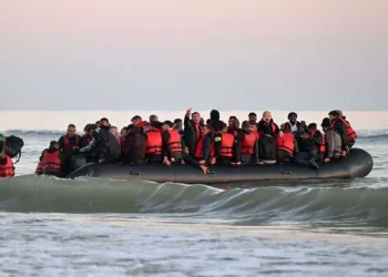 Kryesojnë shqiptarët, ja emigrantët që kalojnë ilegalisht në Angli