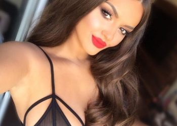 Enca poston videon nga hoteli…pa asnjë rrobë në trup –