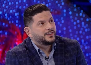 “Turp të të vijë”, moderatori kritikon hapur Ermal Mamaqin –