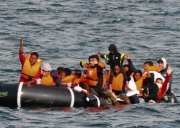 Fundoset varka në Kanalin Anglez, dyshohet për emigrantë të vdekur