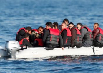 Ministri britanik, i ashpër: Shqiptarët të ndalohen të kërkojnë azil