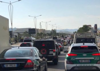 Nga gjobat te parkimet/ Ja ndryshimet e reja në Kodin Rrugor