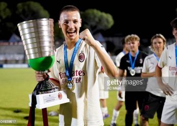 VIDEO/ 485 gola në 89 ndeshje, 14-vjeçari po magjeps te Milani