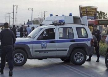 Pranga tre personave, u nisën për në Greqi me makinën plot me… –