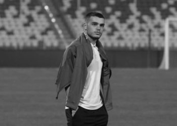 Dha frymën e fundit në fushë,i jepet lamtumira futbollistit kosovar
