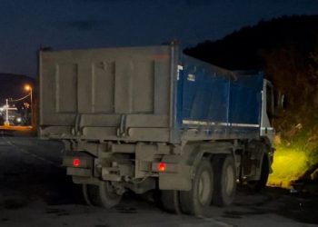 U vendosën si barrikada, hiqet kamioni i fundit në Veri të Kosovës