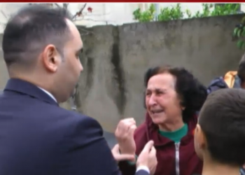 Banorët e pallatit në Kombinat nxirren nga shtëpitë: Ku do mbytemi