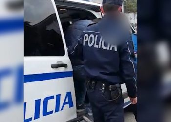 Me pistoletë në lokal, arrestohet 43-vjeçari me precedent kriminal –