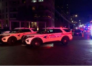 Të shtëna me armë në një bllok banimi, humbin jetën 6 persona –