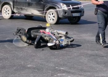 Makina përplaset me motoçikletën, plagoset 61-vjeçari në Vlorë