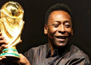 Lindi në kasolle, por pushtoi botën