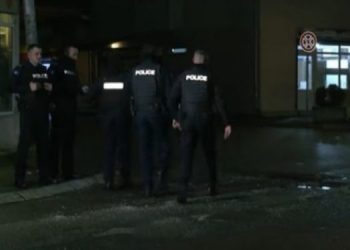 Sulmet ndaj policisë dhe gazetarëve në Kosovë, BE e shqetësuar –