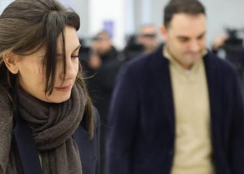 FOTOT/Prindërit pjesë e PS, Anna Shkreli voton krah Belind Këlliçit