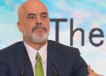 Mbështet Kosovën apo Serbinë? Rama reagon për tensionet në veri