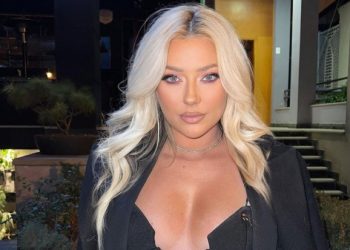 Po paralajmëron këngën e re? Ronela Hajati poston fotot e dyshimta –