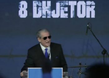 “Edi Rama bir xhelati”, Berisha ngre sallën në këmbë –