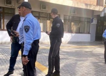 Alarm për bombë në një qendër tregtare në Shkup –