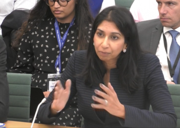 The Sun: Suella Braverman ka të drejtë, të ndalohen shqiptarët e paligjshëm