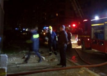 Zjarr në një lokal në Tiranë, preket dhe biznesi ngjitur –