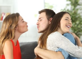 Cili është truku që parashikon tradhtinë në një marrëdhënie –