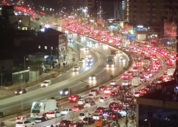 Trafik e kaos te nënkalimi i Astirit në Tiranë