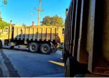 Nuk tërhiqen serbët, vënë një tjetër barrikadë në veri të Kosovës –